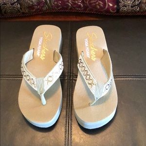 Skechers Yoga Foam Flip Flops